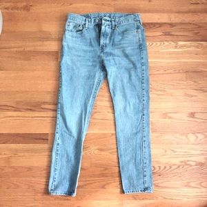 light wash levi’s 510 jeans